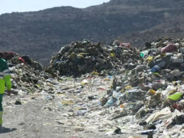 Trabajadores de limpieza hallan bebé quemado en basural de Huancavelica