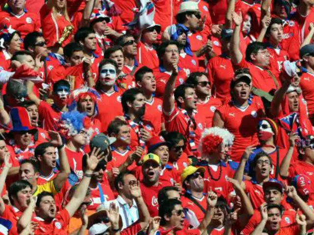 FIFA multa a Chile por hinchas que invadieron la cancha en el estadio Maracaná
