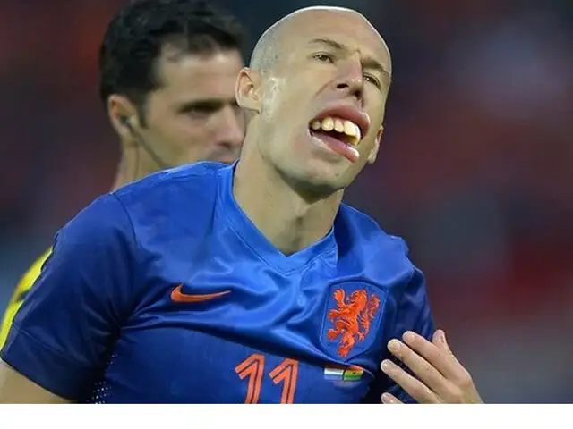 FOTOS: ¿Cómo lucirían algunos cracks del Mundial con los dientes de Luis Suárez?