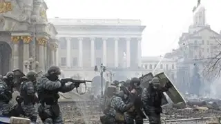 Ucrania: enfrentamientos entre soldados y rebeldes deja 30 militares muertos