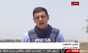 Agreden a un periodista en pleno enlace en vivo mientras informa sobre Gaza