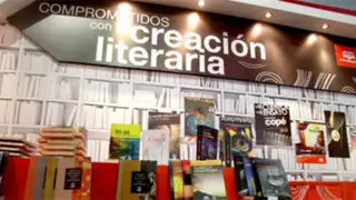 Luis Hernández y los ganadores del Premio Copé 2013 en la Feria del Libro