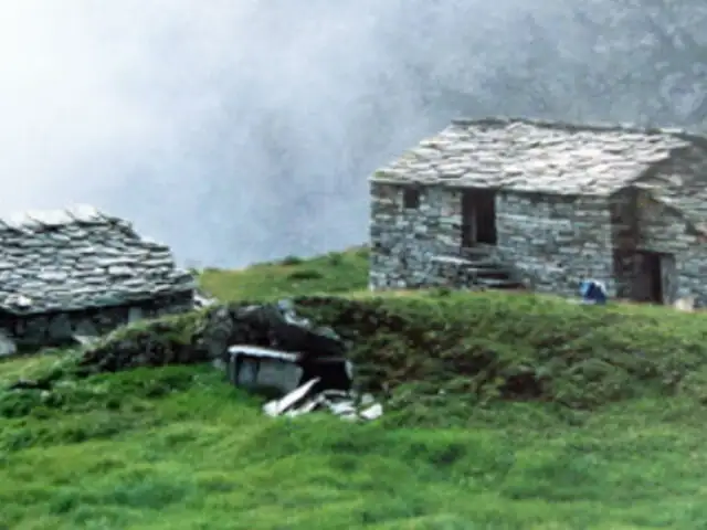 Habitantes de un pueblo alpino deciden venderlo a 245 mil euros