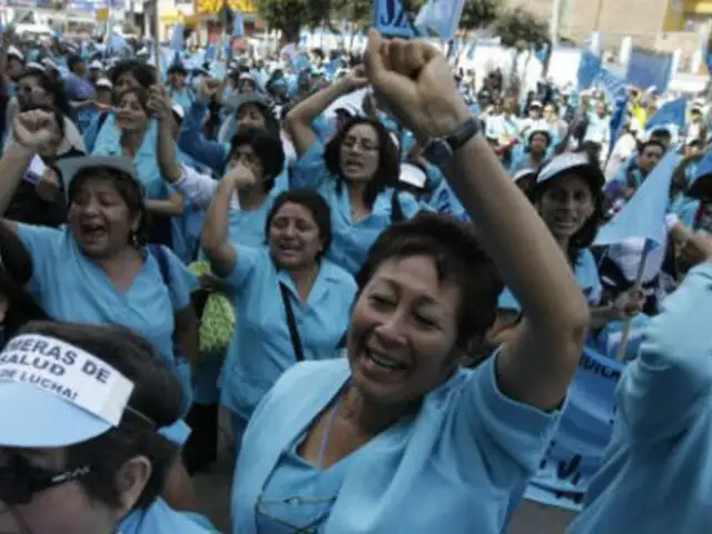 EsSalud advierte despido masivo de enfermeras sino levantan huelga