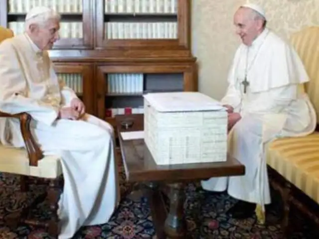 Papa Francisco y Benedicto XVI no verán juntos final del Mundial Brasil 2014