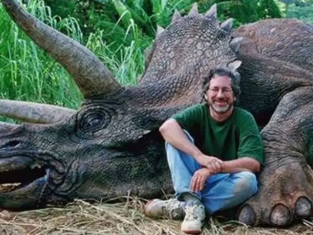 Steven Spielberg es atacado en las redes por haber ‘matado a un dinosaurio’