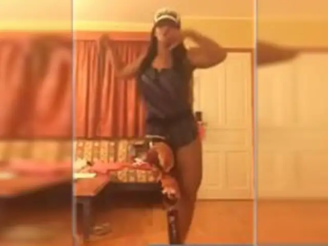 VIDEO: brasileña sorprende al bailar samba con una pierna ortopédica