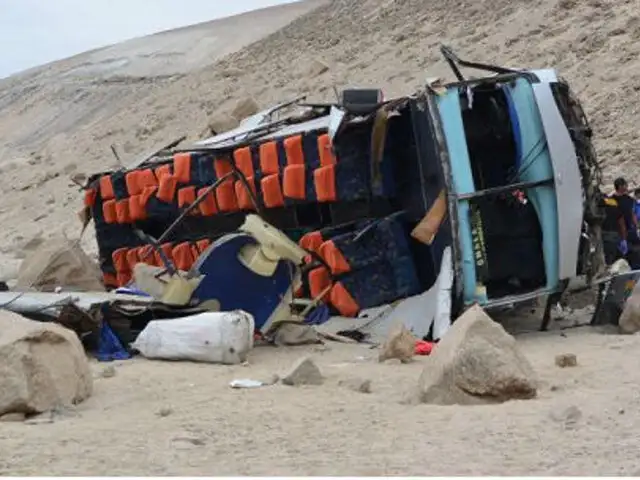 Arequipa: despiste de bus interprovincial dejó dos muertos y más de 40 heridos