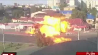 Cámaras registran impactante explosión de gasolinera en Rusia