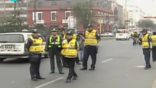 Policía realizó operativos contra taxis colectivos en el Centro de Lima