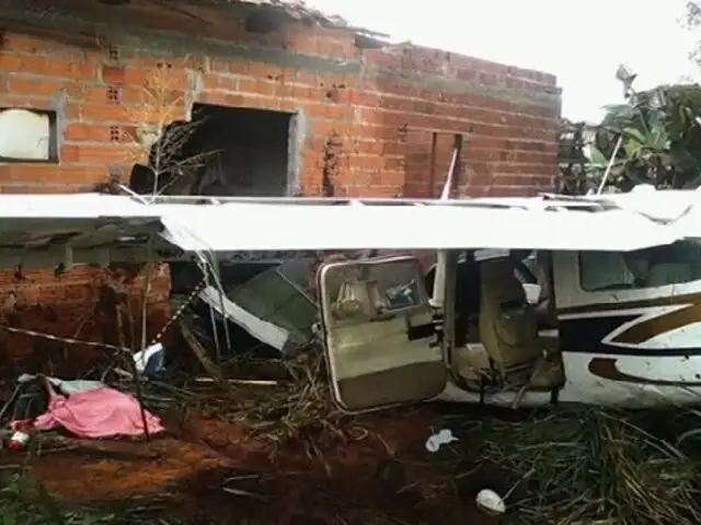 Brasil: cinco personas fallecieron tras caída de avioneta sobre una casa