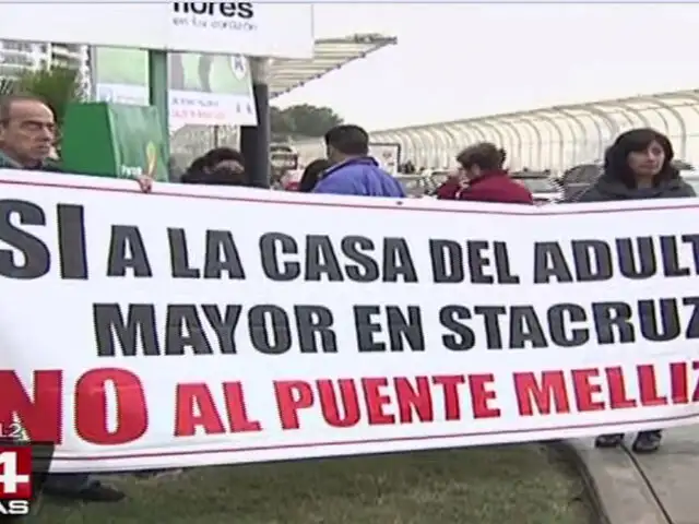 Vecinos acusan a alcalde de Miraflores de despilfarrar dinero en obras