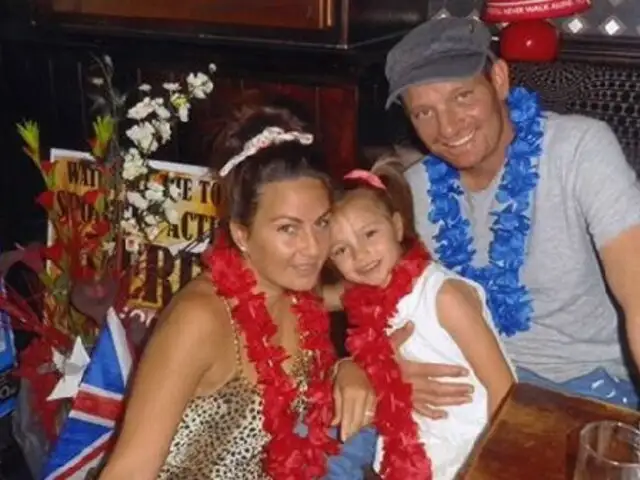 Inglaterra: niña cumple último deseo de su padre con cáncer terminal