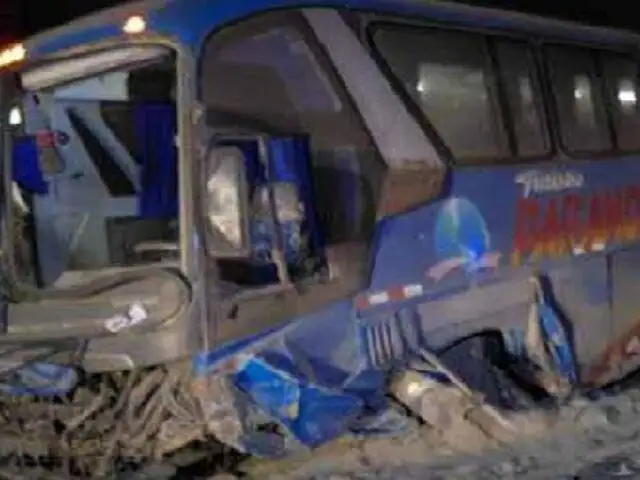 Volcadura de bus interprovincial dejó cerca de 20 heridos en Huacho