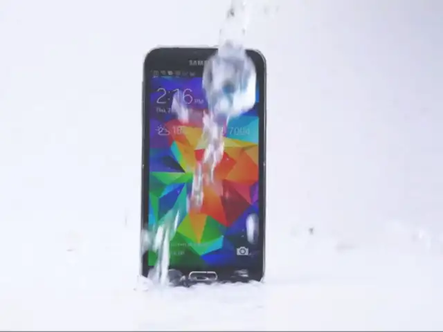 El Samsung Galaxy S5 se une al reto del Ice Bucket Challenge