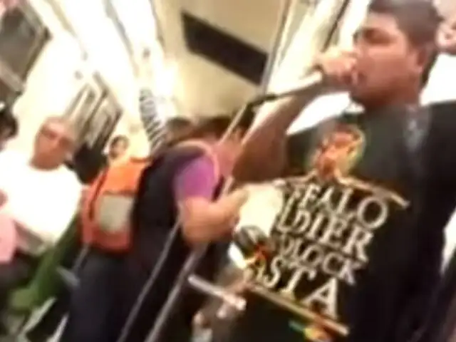 México: joven sorprende a pasajeros de tren con su habilidad para el beatboxing