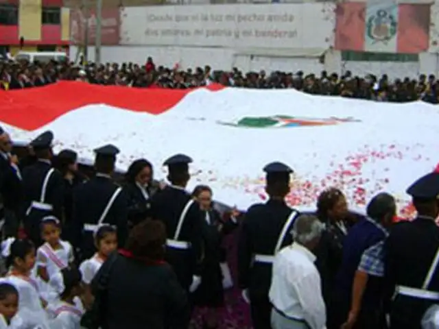 Tradicional Paseo de la Bandera ya recorre principales calles de Tacna