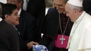VIDEO: así fue el encuentro de Maradona con el Papa Francisco en el Vaticano