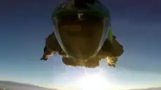 VIDEO: sujeto se lanza a una increíble velocidad desde el cielo