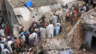 Pakistán: techo de mezquita se derrumba y mata a 24 personas