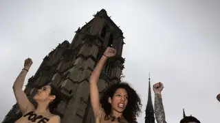 Francia: absuelven a militantes de Femen por protesta en Notre Dame