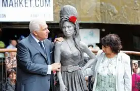 Inglaterra: inauguran estatua de Amy Winehouse por su cumpleaños