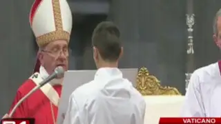 Papa Francisco casó por primera vez a 20 parejas en el Vaticano