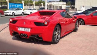 Los universitarios más ricos están en Dubai: sus lujosos autos lo demuestran