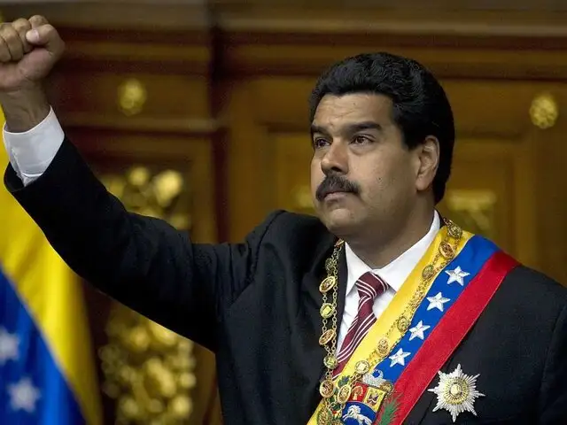Venezuela: Nicolás Maduro salió en defensa del "Padre Nuestro Chavista"