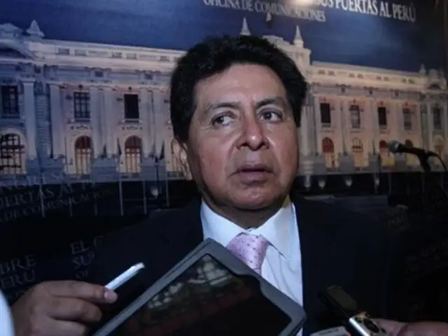 Fiscalía abrió investigación preliminar contra congresista José León