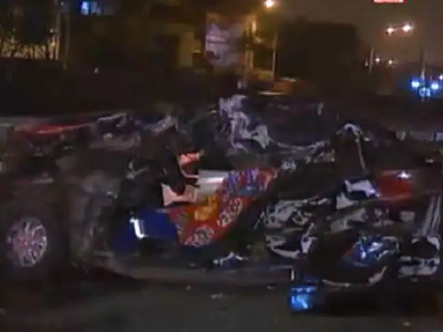 SJM: hombre falleció tras chocar su auto contra camión en la Panamericana Sur
