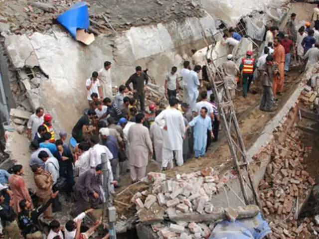 Pakistán: techo de mezquita se derrumba y mata a 24 personas