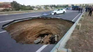 Seis muertos tras caída de vehículo a un cráter gigantesco en Crimea