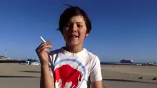 VIDEO: Esto sucede cuando un niño pide fuego a extraños para prender un cigarrillo