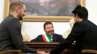 Italia: alcalde de Roma reta al Gobierno y reconoce 16 matrimonios gays