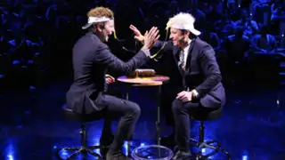 VIDEO: Bradley Cooper y Jimmy Fallon jugaron a la ruleta rusa del huevo