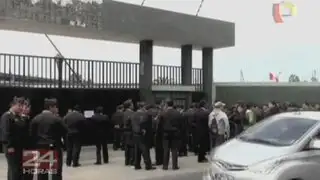 Escuela de Oficiales: Policías protestan pese a llegar tarde a examen de ascenso