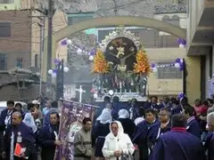 Muere cargador de anda durante procesión del Señor de los Milagros