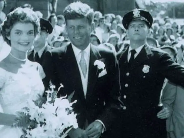 Subastan fotografías inéditas de la boda de John y Jackie Kennedy