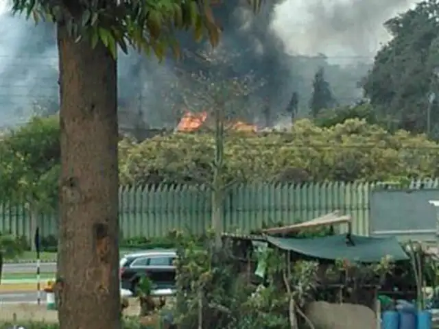 Incendio de proporciones se registra en almacén de la Universidad Agraria