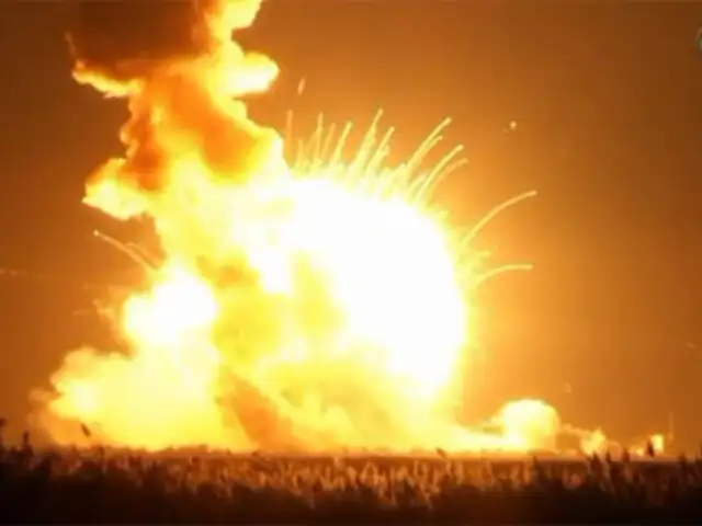 NASA: explosiona cohete Antares segundos después de su lanzamiento