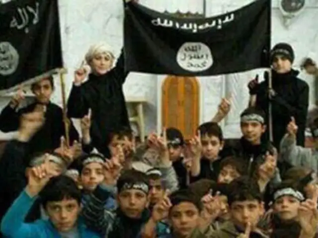 FOTOS: Estado Islámico muestra sus centros de adoctrinamiento para niños