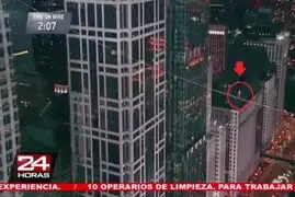 Hombre retó a la gravedad y realizó una peligrosa maniobra en las alturas de Chicago