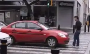 YouTube: Peatón enfrenta a chofer que no respeta paso peatonal