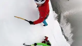 Alpinistas registraron cómo escalaron un iceberg con una cámara GoPro