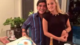 FOTOS: aparecen imágenes “hot” de Diego Maradona y su novia Rocío Oliva