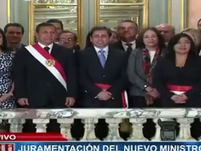 Aníbal Velásquez juramentó como nuevo ministro de Salud