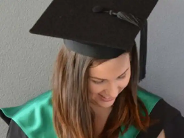 ¿Por qué la foto de graduación de esta joven australiana se hizo viral?