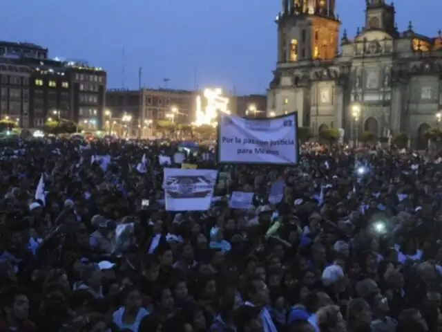 México: realizan multitudinaria marcha por 43 estudiantes desaparecidos