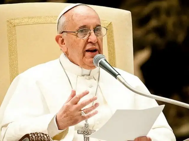Papa Francisco condenó el cobro por sacramentos en parroquias